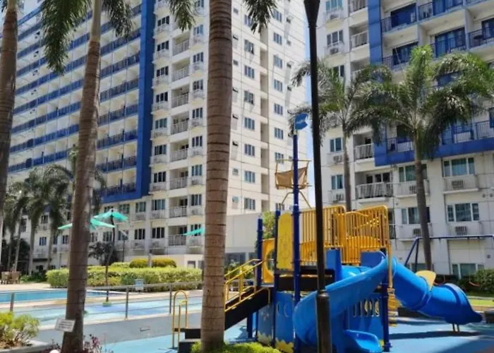 The Luxe At Sea Residences Apartahotel 4*